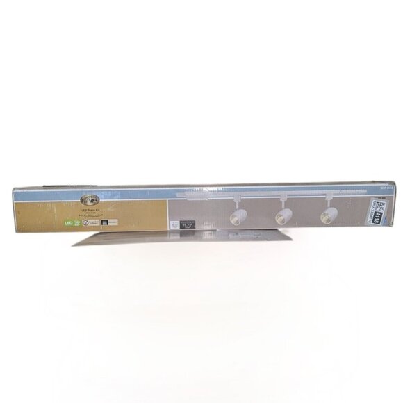 NEW Hampton Bay 4' 3 Light Integrated LED Linear Track Lighting Kit Round Head - Picture 9 of 10